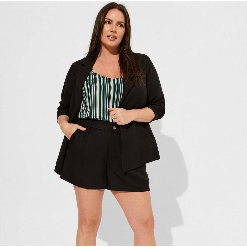 Torrid Studio linen shorts size 22 Black NWOT Linen lyocell blend cruise vacatio